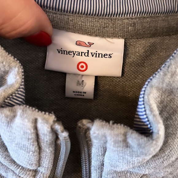 Gray vineyard, vines, men’s sweatshirt, size medium - Picture 3 of 5